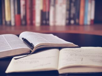 17. Sesli Eğitim ve Çevrimiçi Öğrenme: 2025’in Eğitim Trendleri